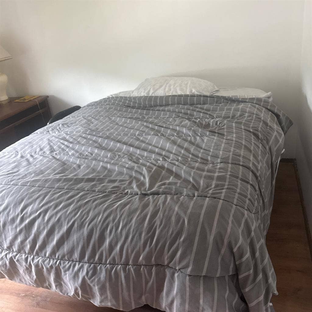 Medium size bedroom in south county