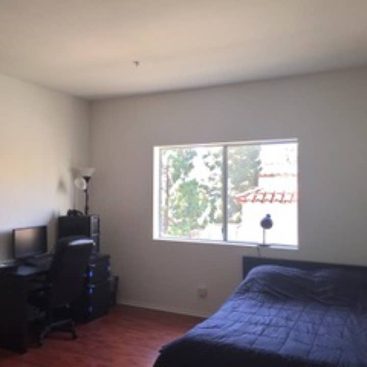 MASTER BEDROOM W/ BR & WALK IN CLOS