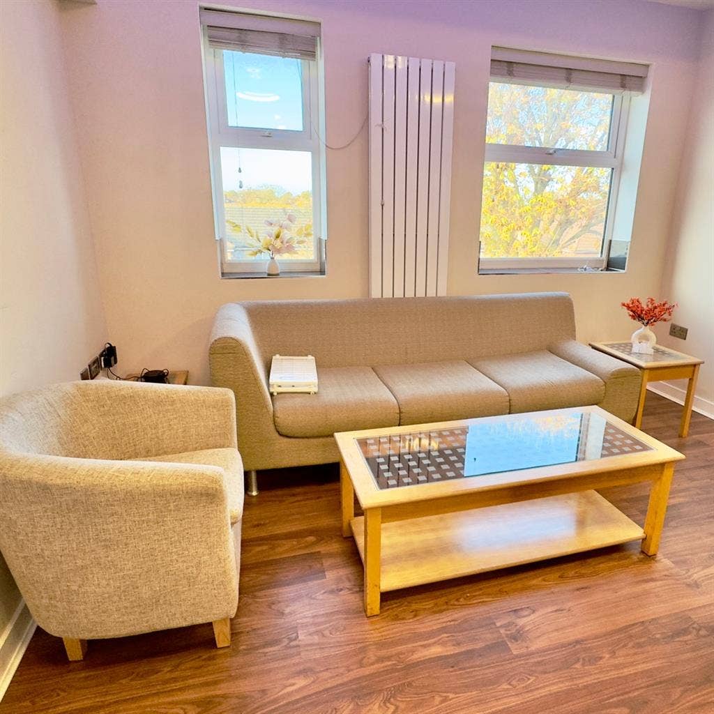 Double Room Available in Upney