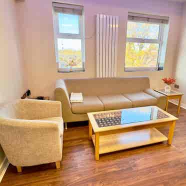 Double Room Available in Upney