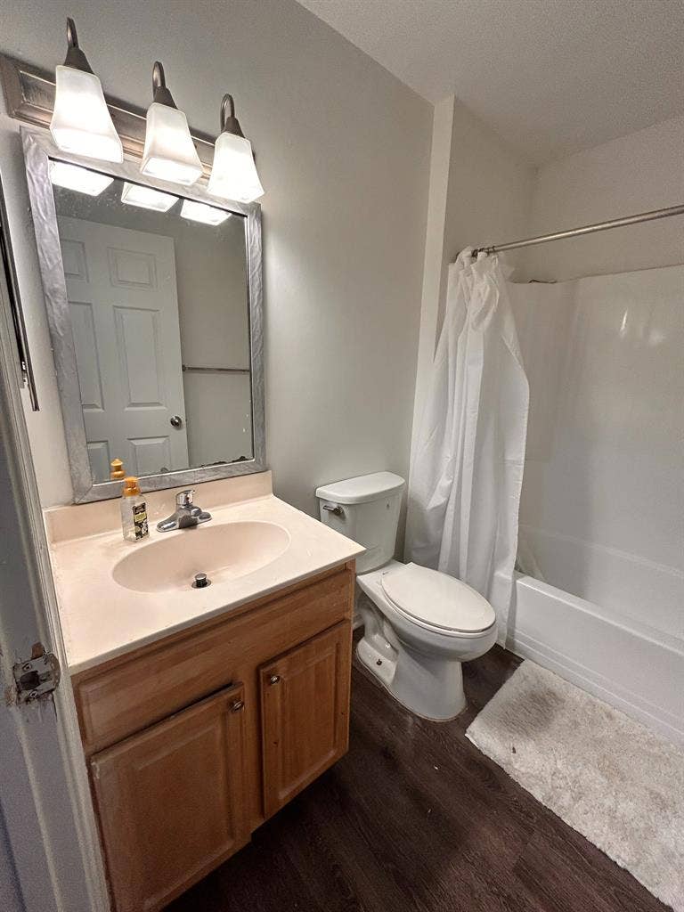 Spacious Room with Private Bathroom