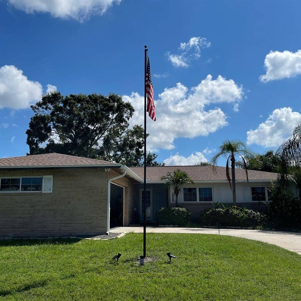 Home in Bay Crest Park