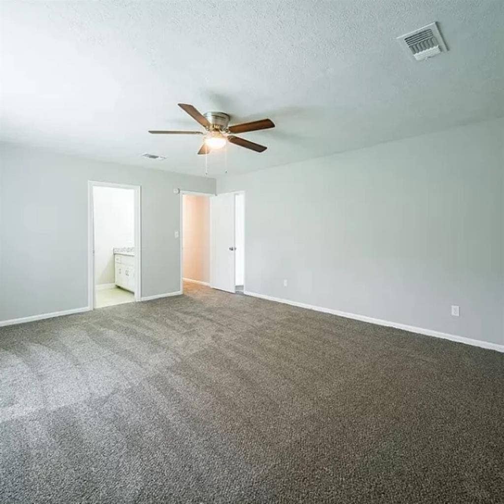 Medium size room for rent for $