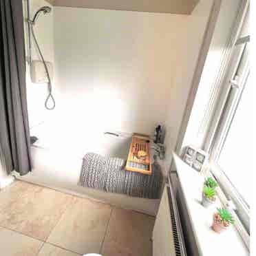 Large double room, private parking