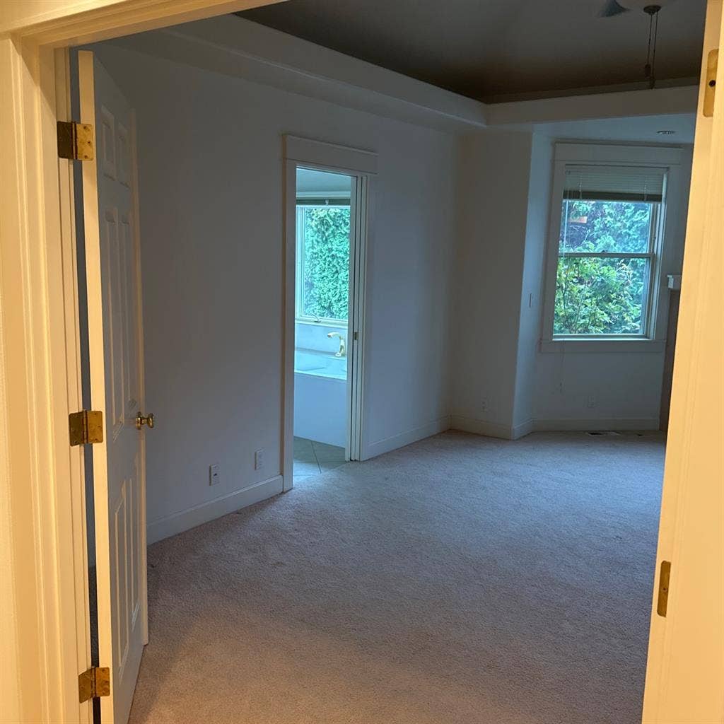 Master bedroom for rent