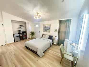 Full Furnished Studio in Sacramento