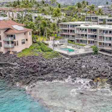 Oceanfront Kona  Apartment!