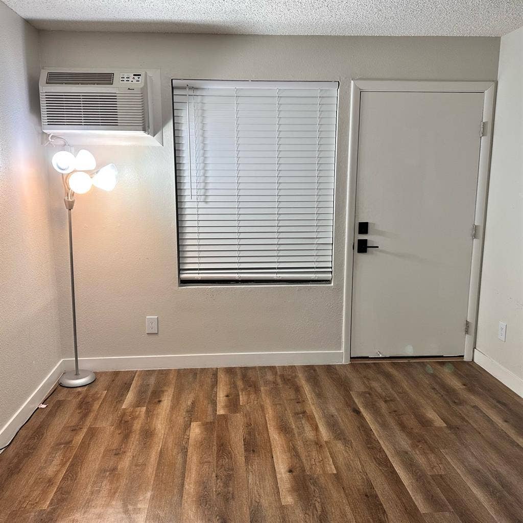 Living area to rent