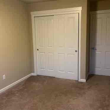 Room for rent spacious townhome