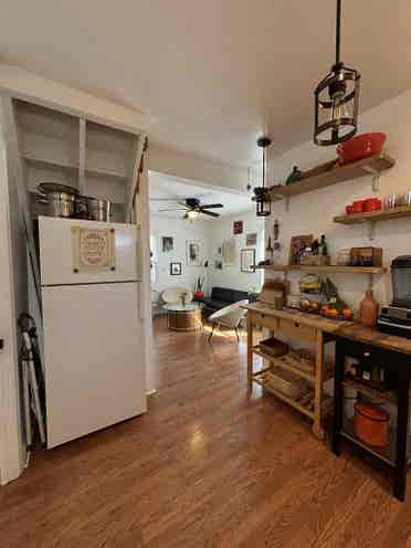 MODERN BACKHOUSE IN BOYLE HEIGHTS