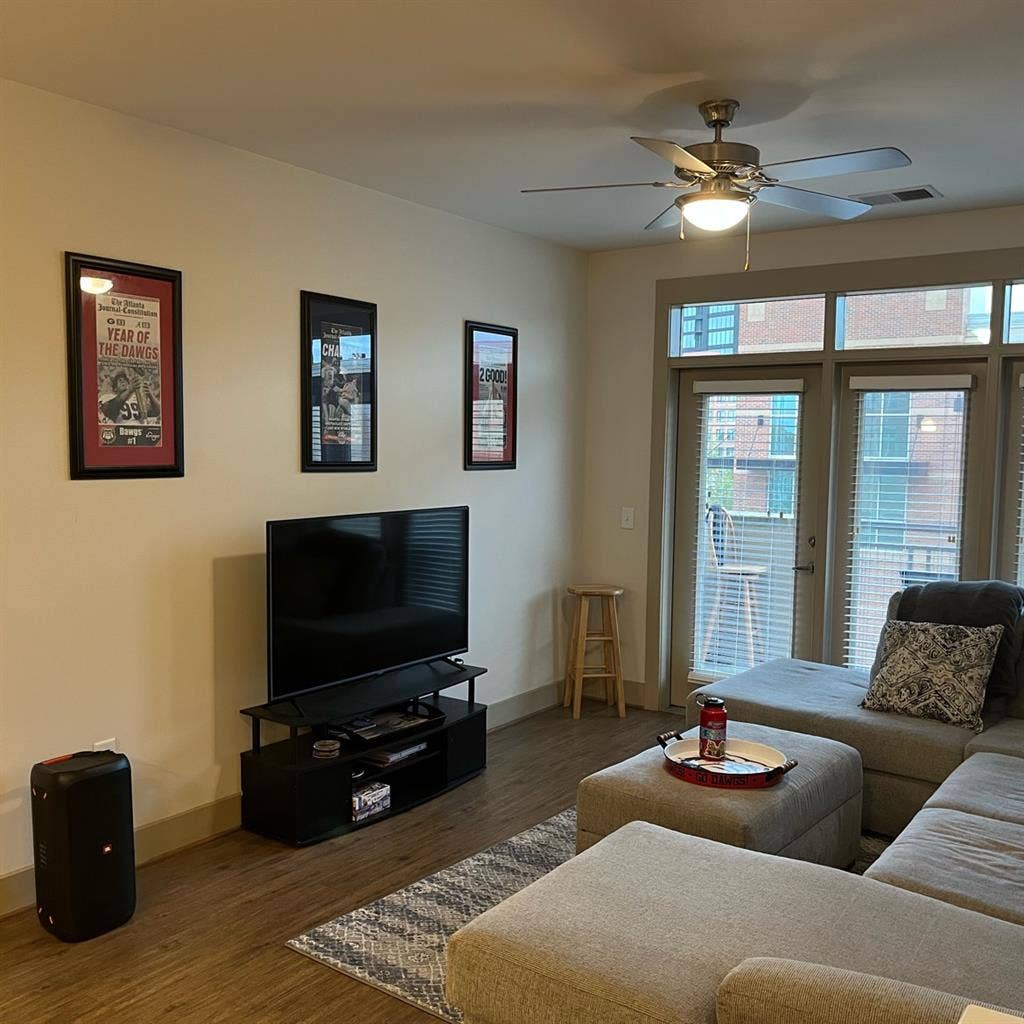 South End 2BR 
Apartment Open Room