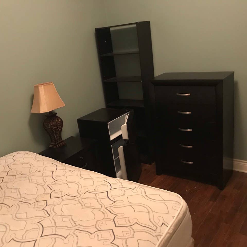 Bedroom 
for Rent