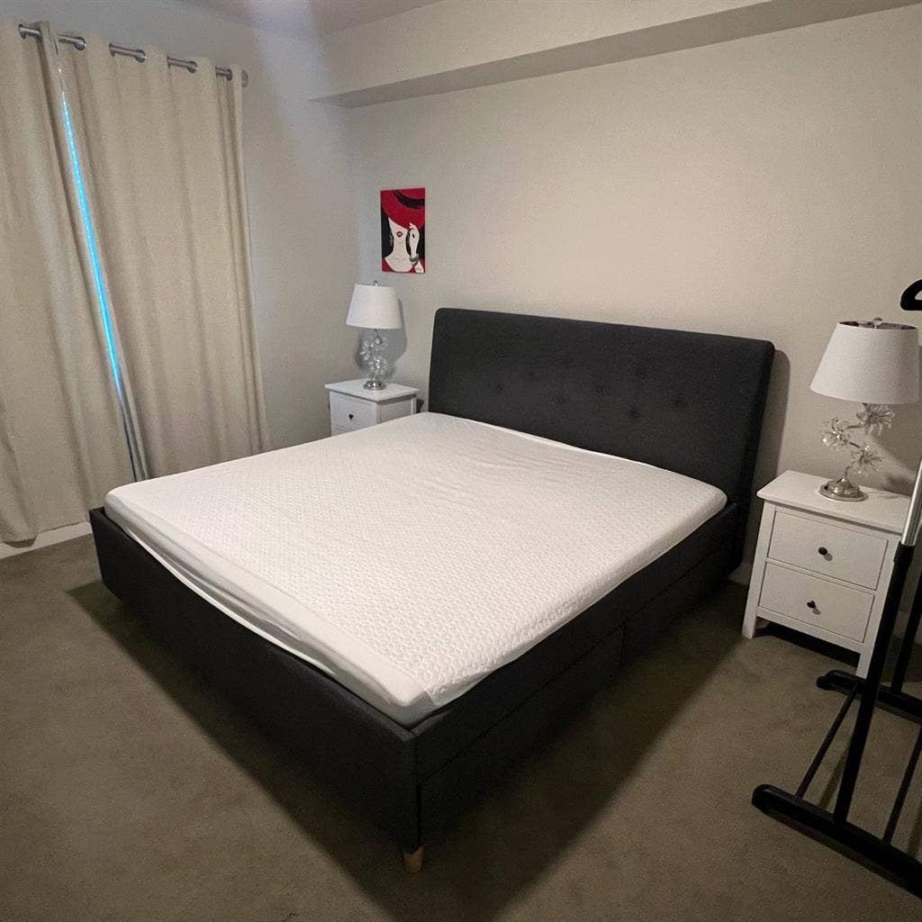 Room available in 
desert ridge