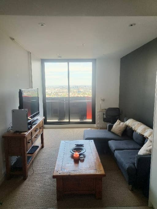 Bed room to rent. Carlton/CBD