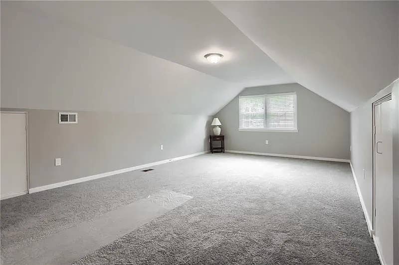 Large private room in Mt. Lebanon