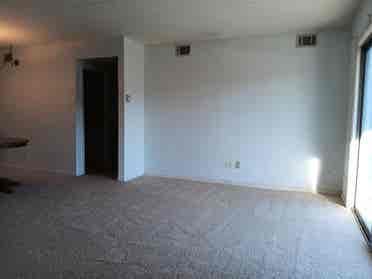 OAK LAWN APARTMENT