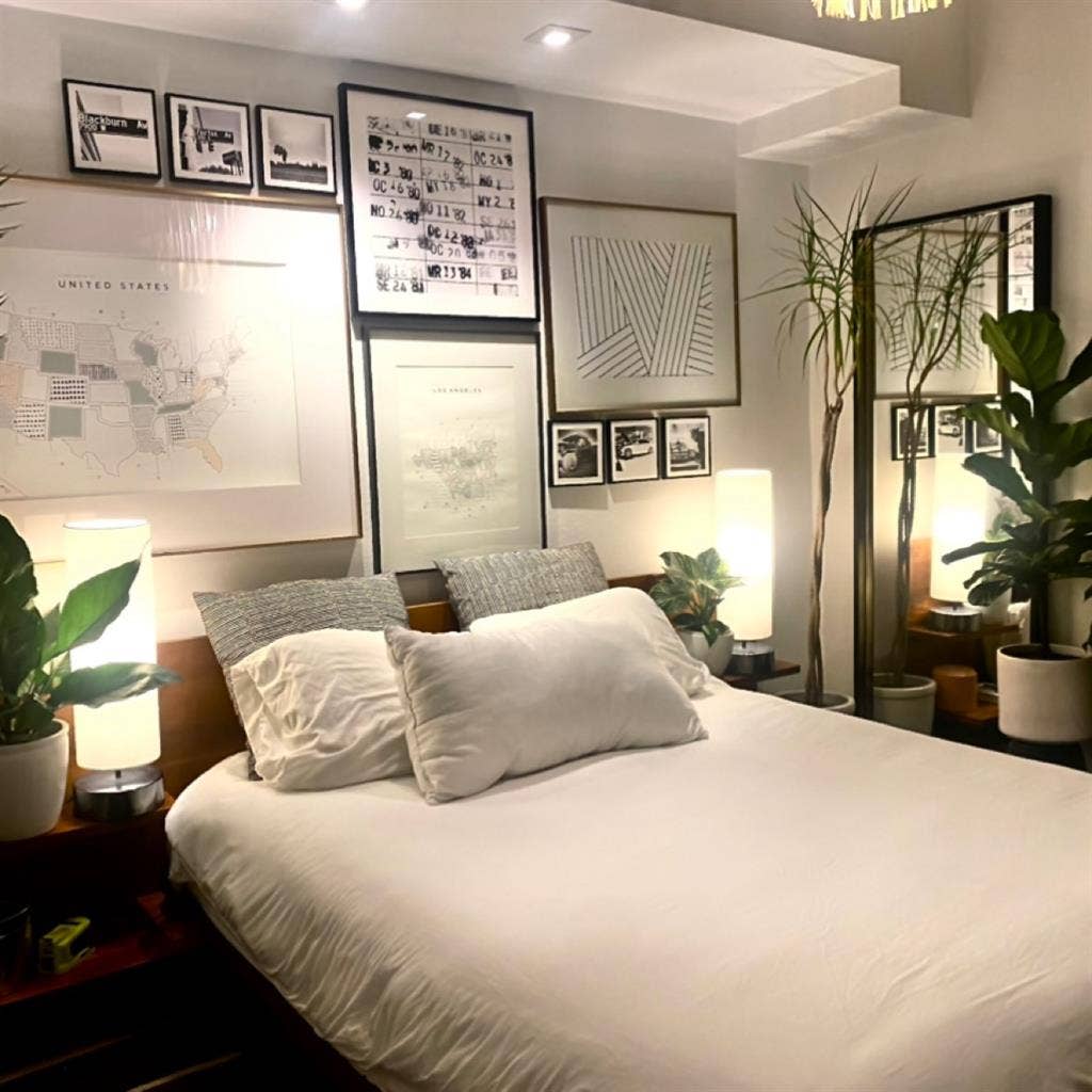 Furnished bedroom / month