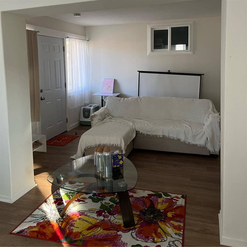 Looking for a female roommate.