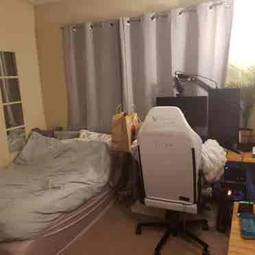 Room for rent in Lincoln Squaree