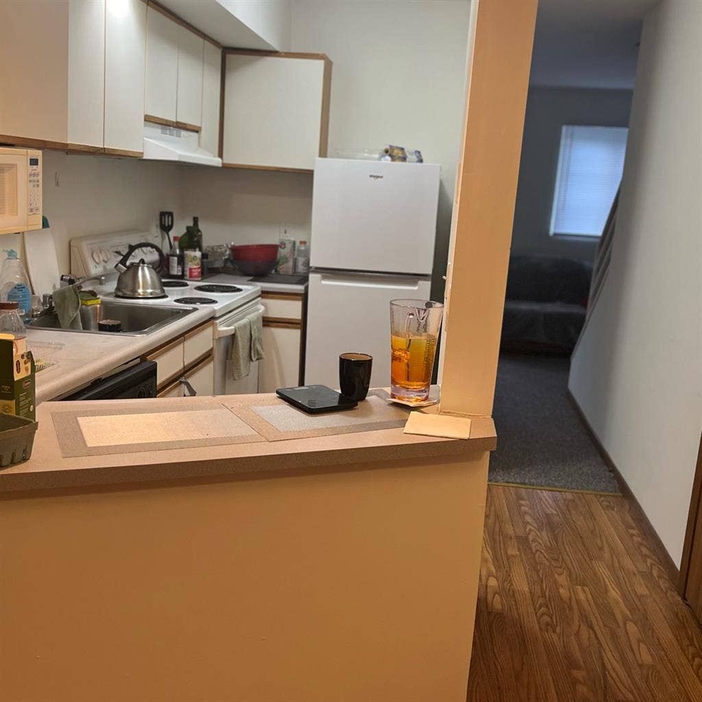 close to campus br
 unit