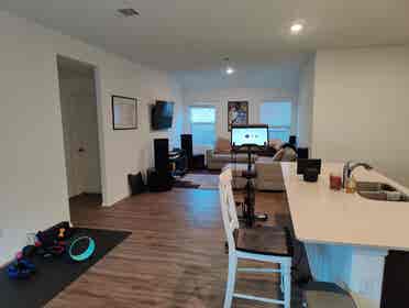 Room for rent in newly built home