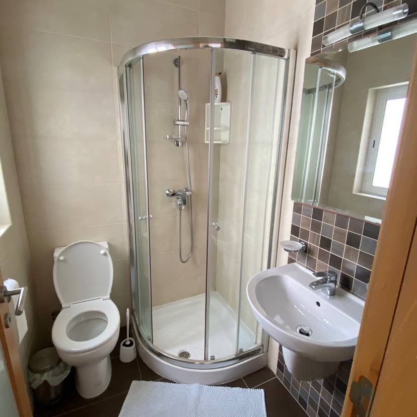 Sliema room with private bathroom!