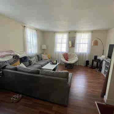 Room for rent- Downtown Charleston!