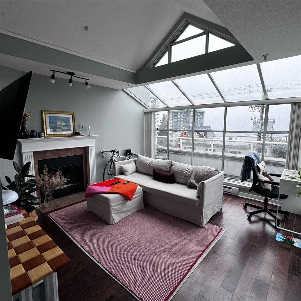 PENTHOUSE IN KITS - FULLY FURNISHED