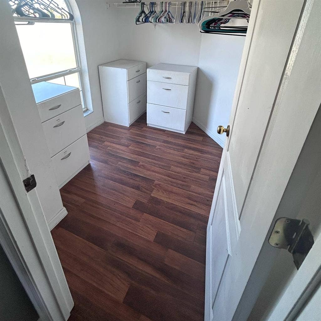 Bedroom-Bath-Walk in Closet