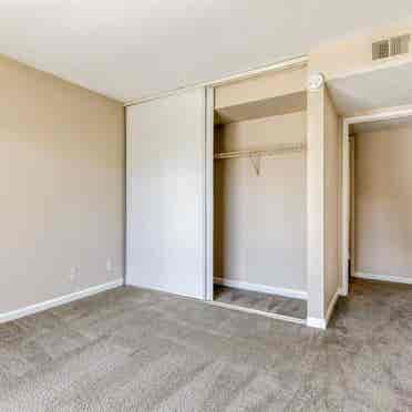 Apartment room, read entire listing