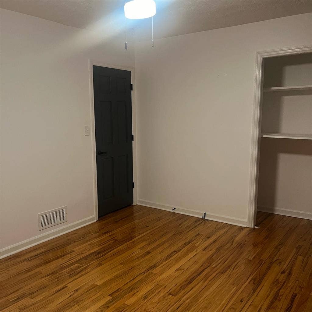 Room for Rent in Cozy Home