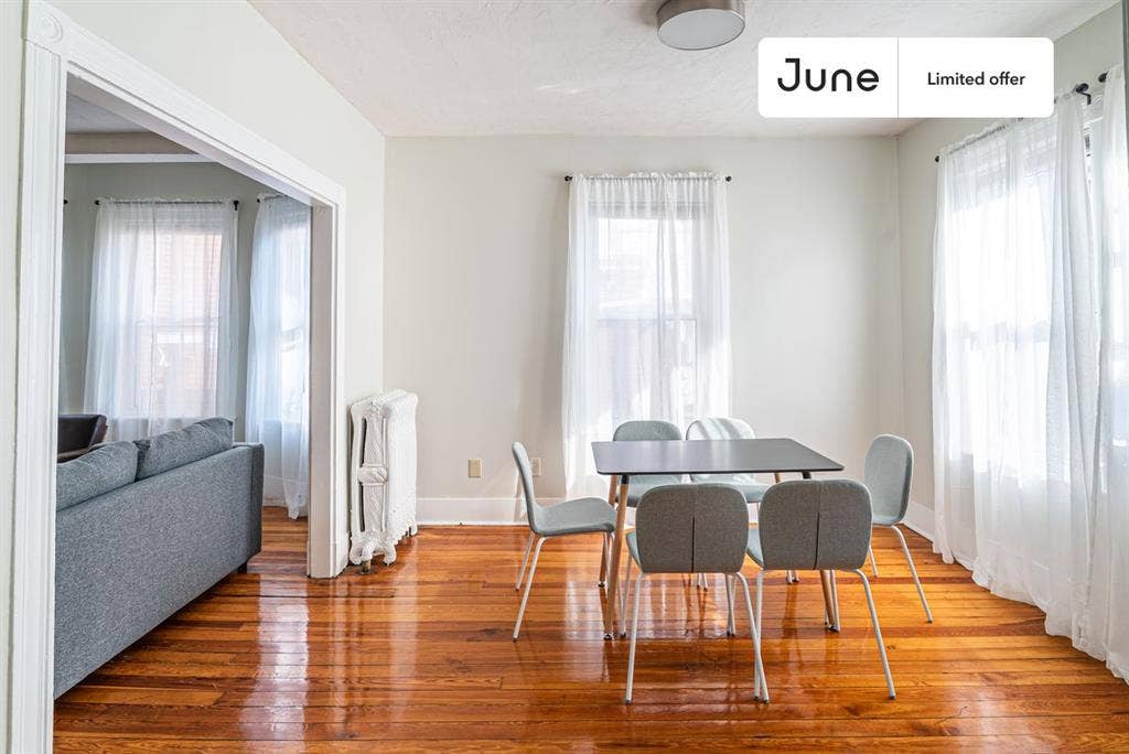 6 BR in Boston