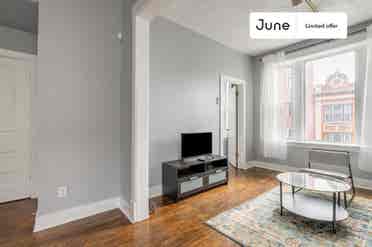 3 BR in Chicago