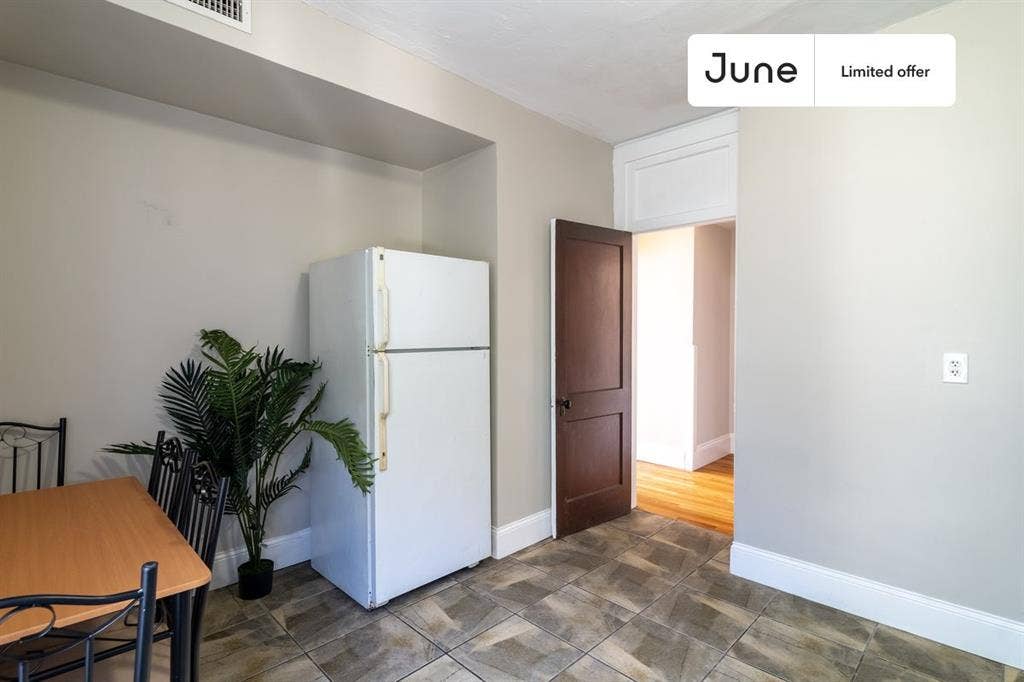 4 BR in Boston