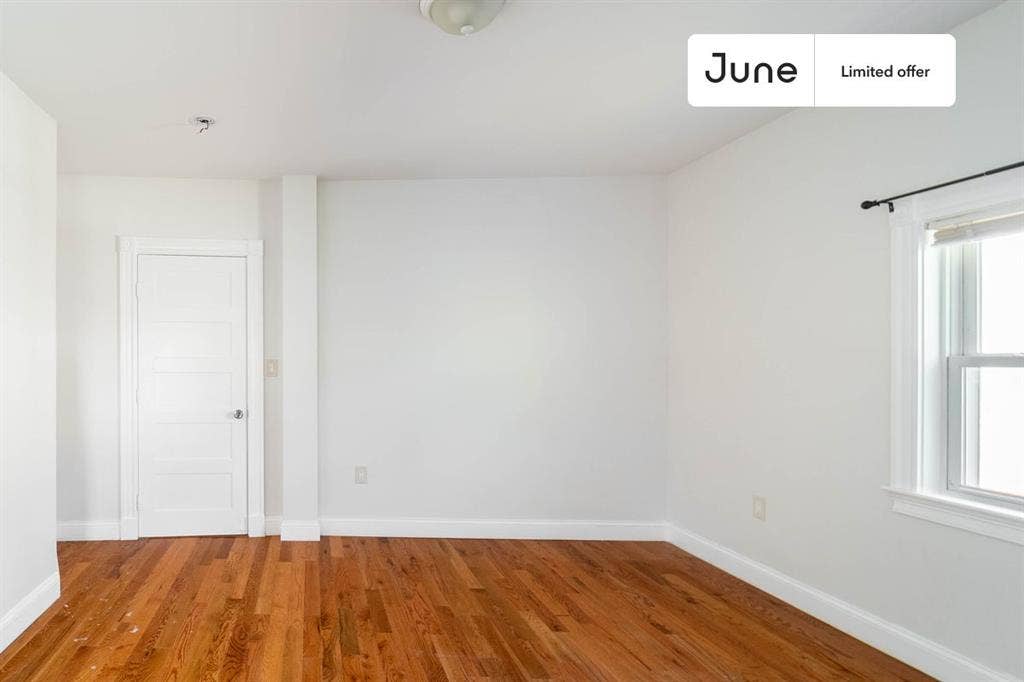 7 BR in Boston