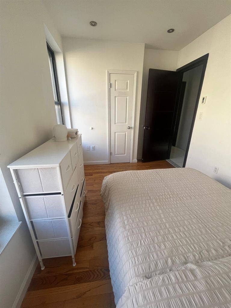 Furnished Room near Central Park