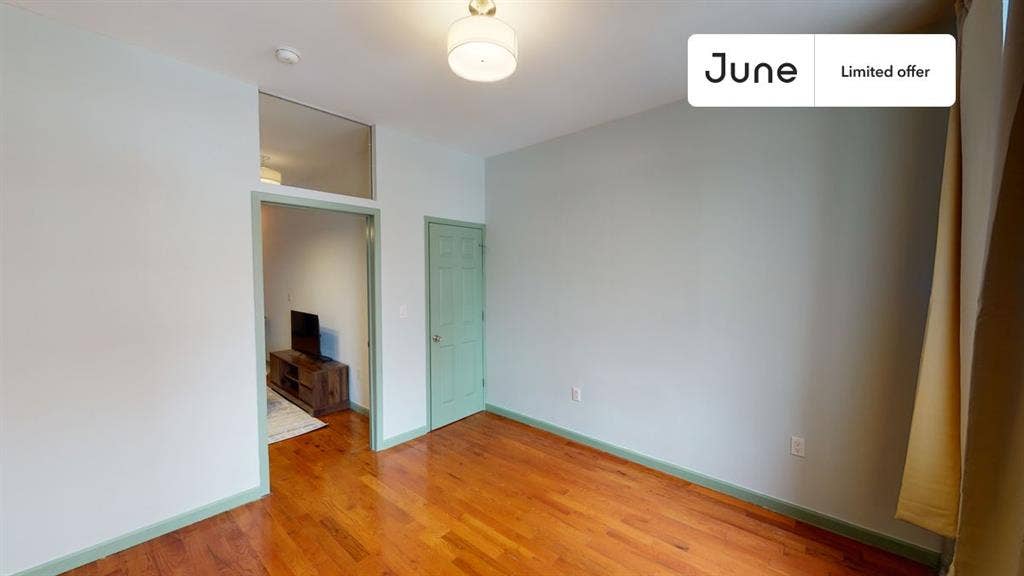 2 BR in New York City