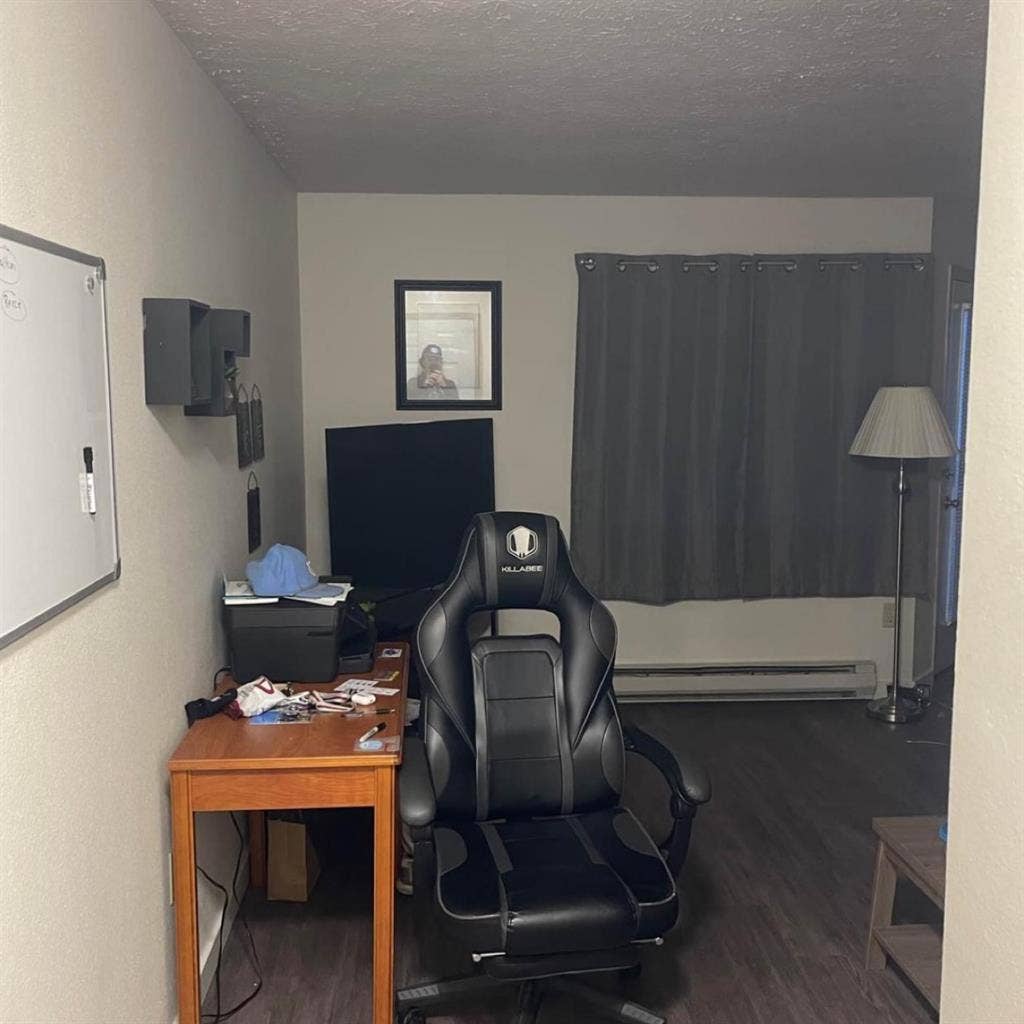 Looking for a roommate!