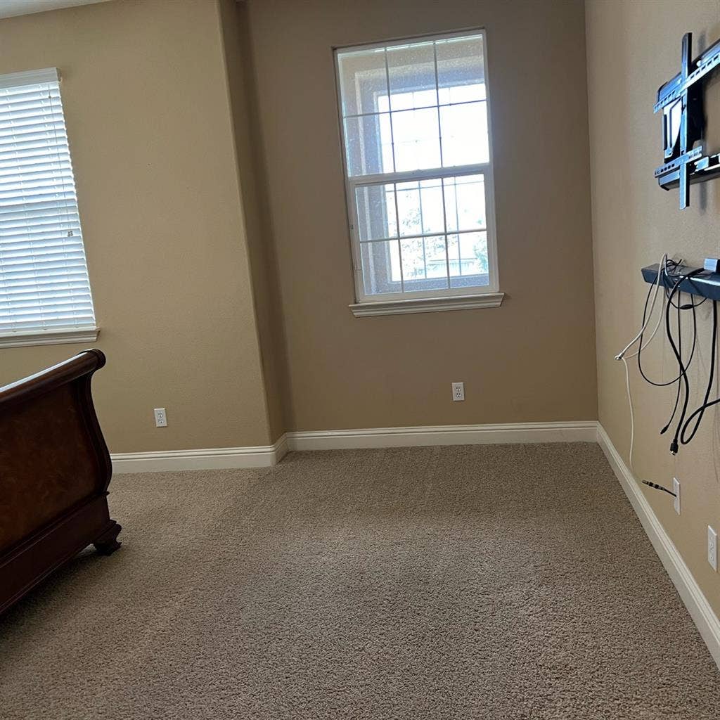 Upstairs Master Bedroom/Full Bath