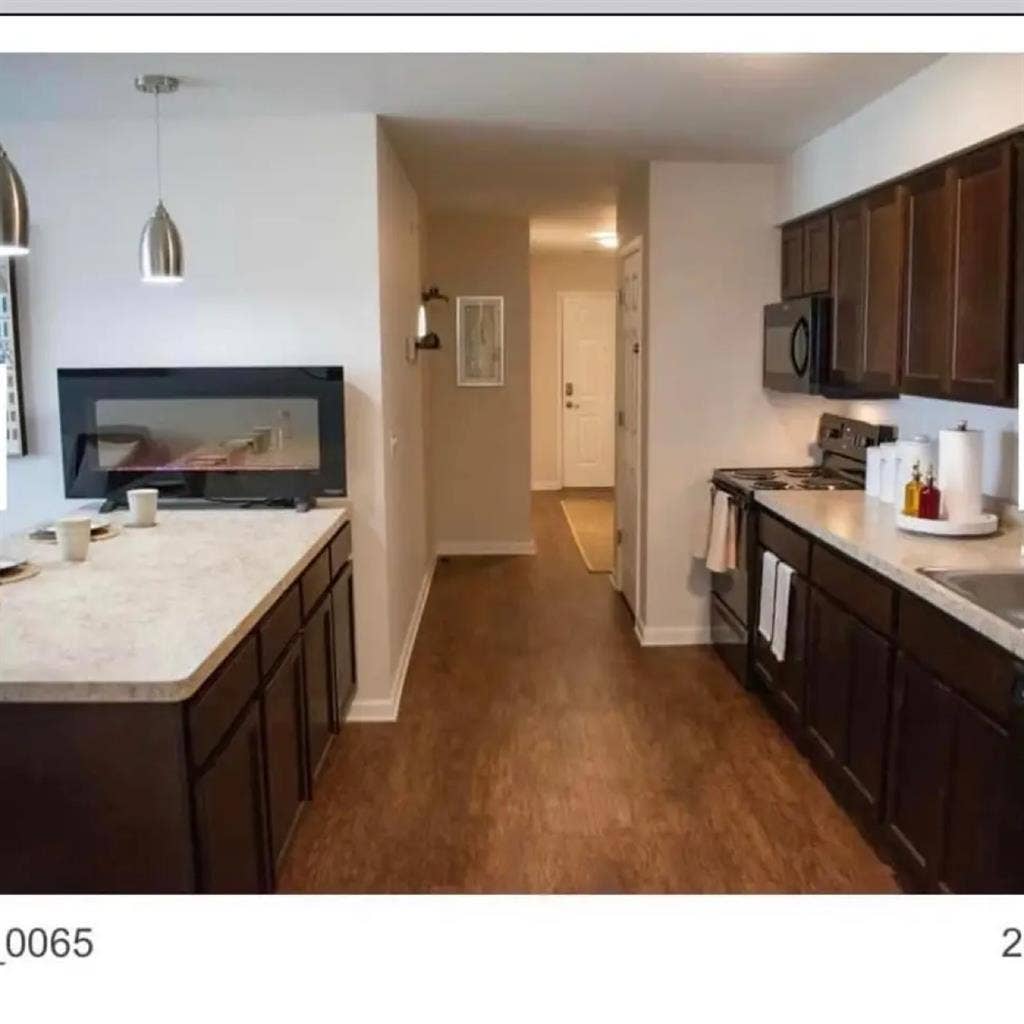 4
bed apt- 1 room available