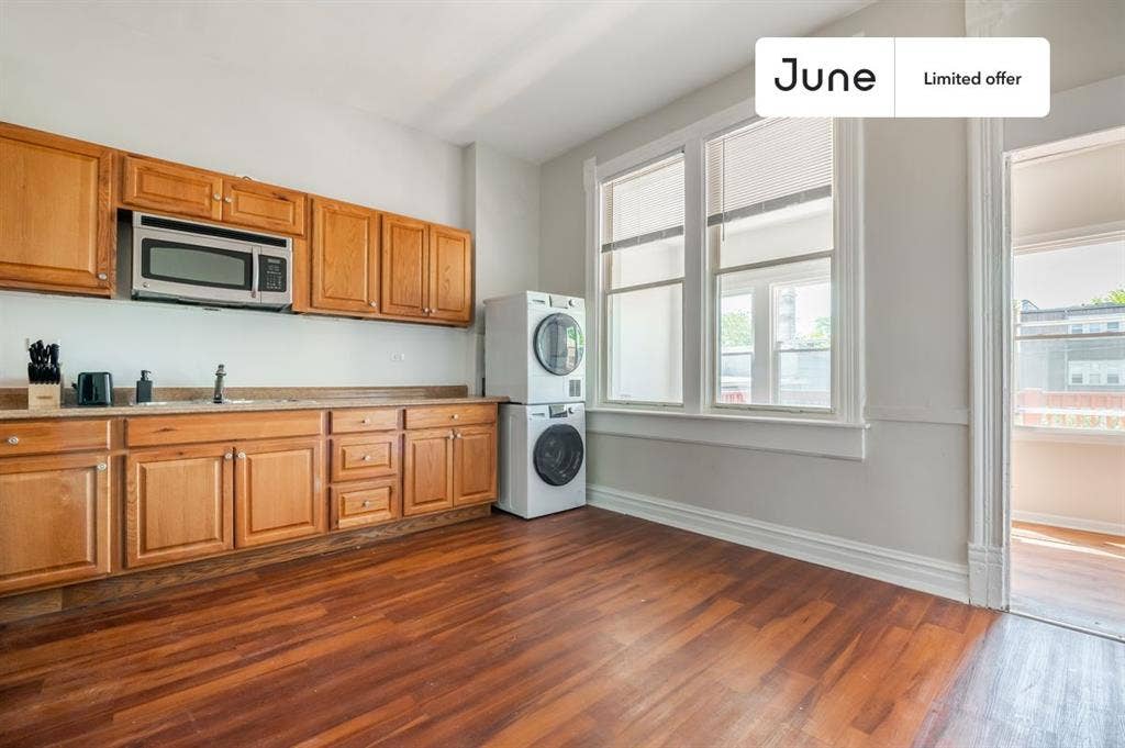 3 BR in Chicago