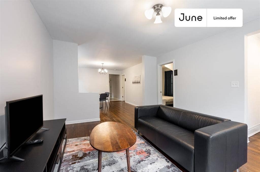 3 BR in Chicago