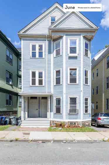 4 BR in Boston