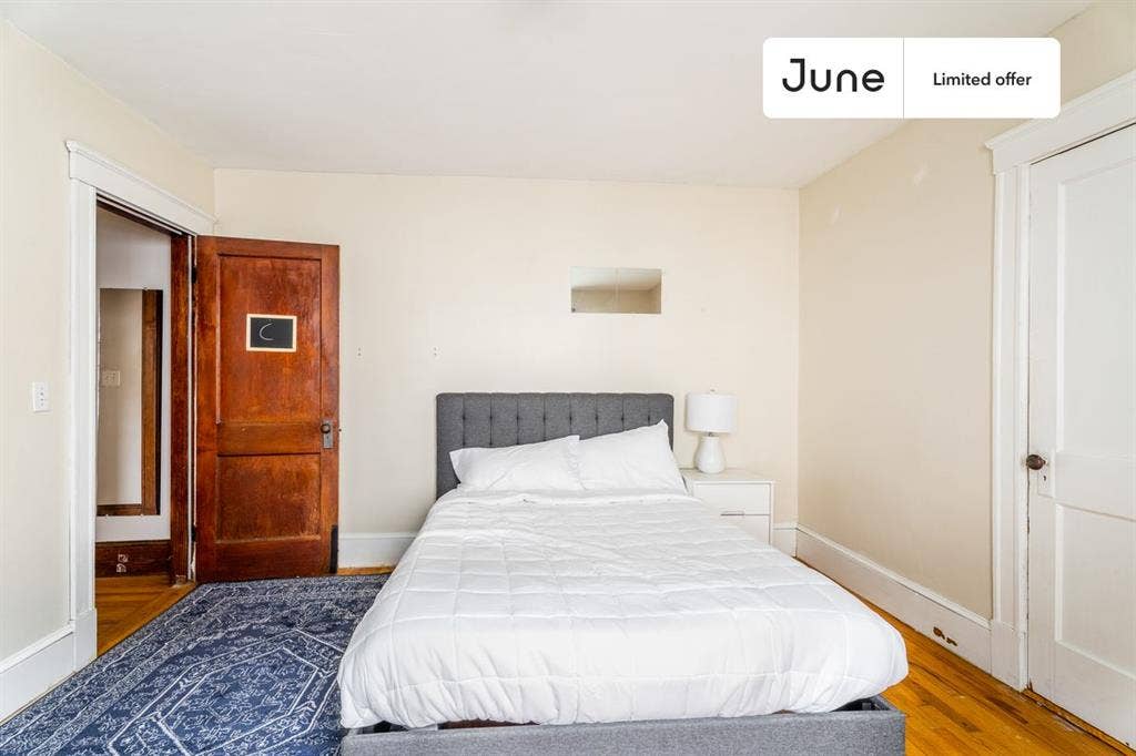 4 BR in Boston