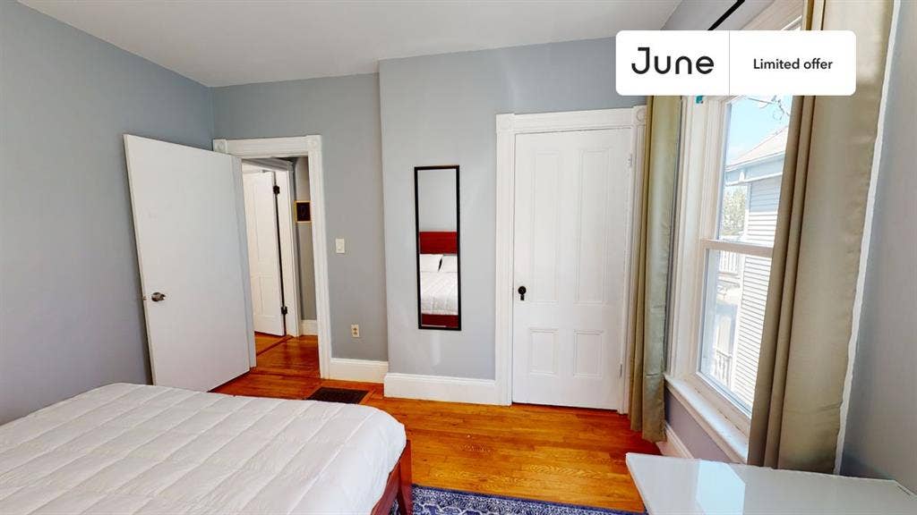 7 BR in Boston