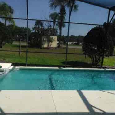 Beautiful pool home room for rent