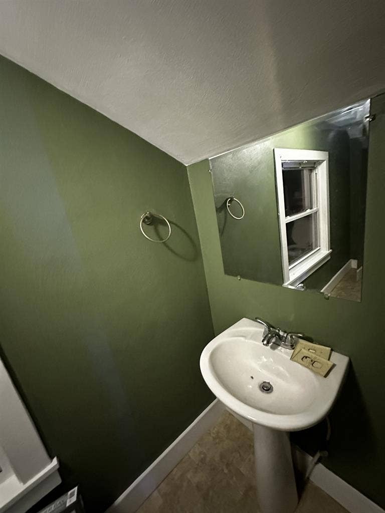 Room with bathroomm