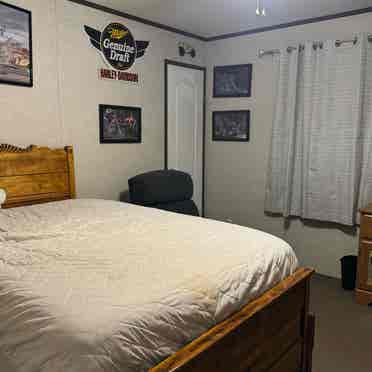 Room for rent and Granbury , Texas