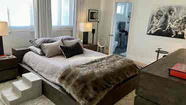 Luxuriou Furnished Ensuite Bev Hill