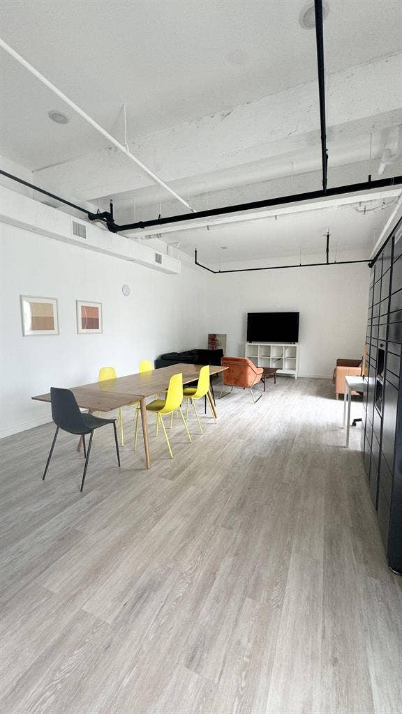 Fully Furnished Room w/ Utilities